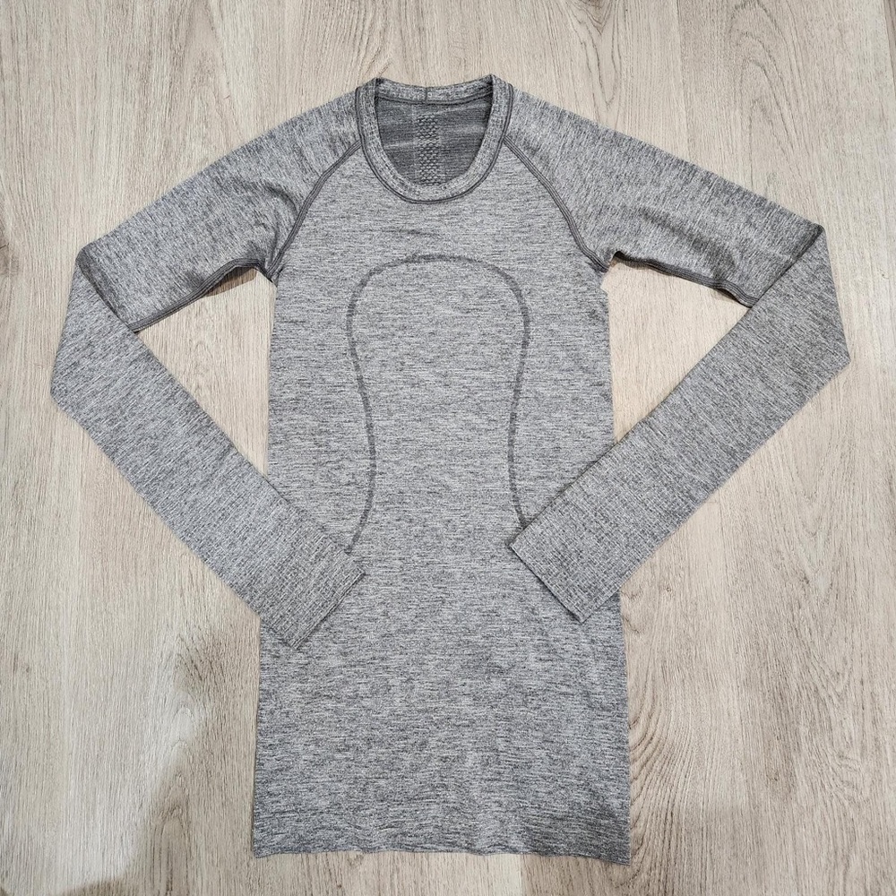Lululemon Swiftly Tech Long Sleeve shirt